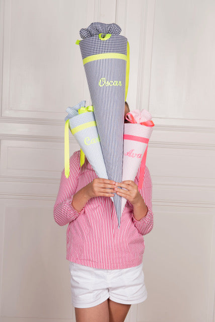 Schultüte VICHY STRIPES dunkelblau - ⚡NEON gelb, personalisiert