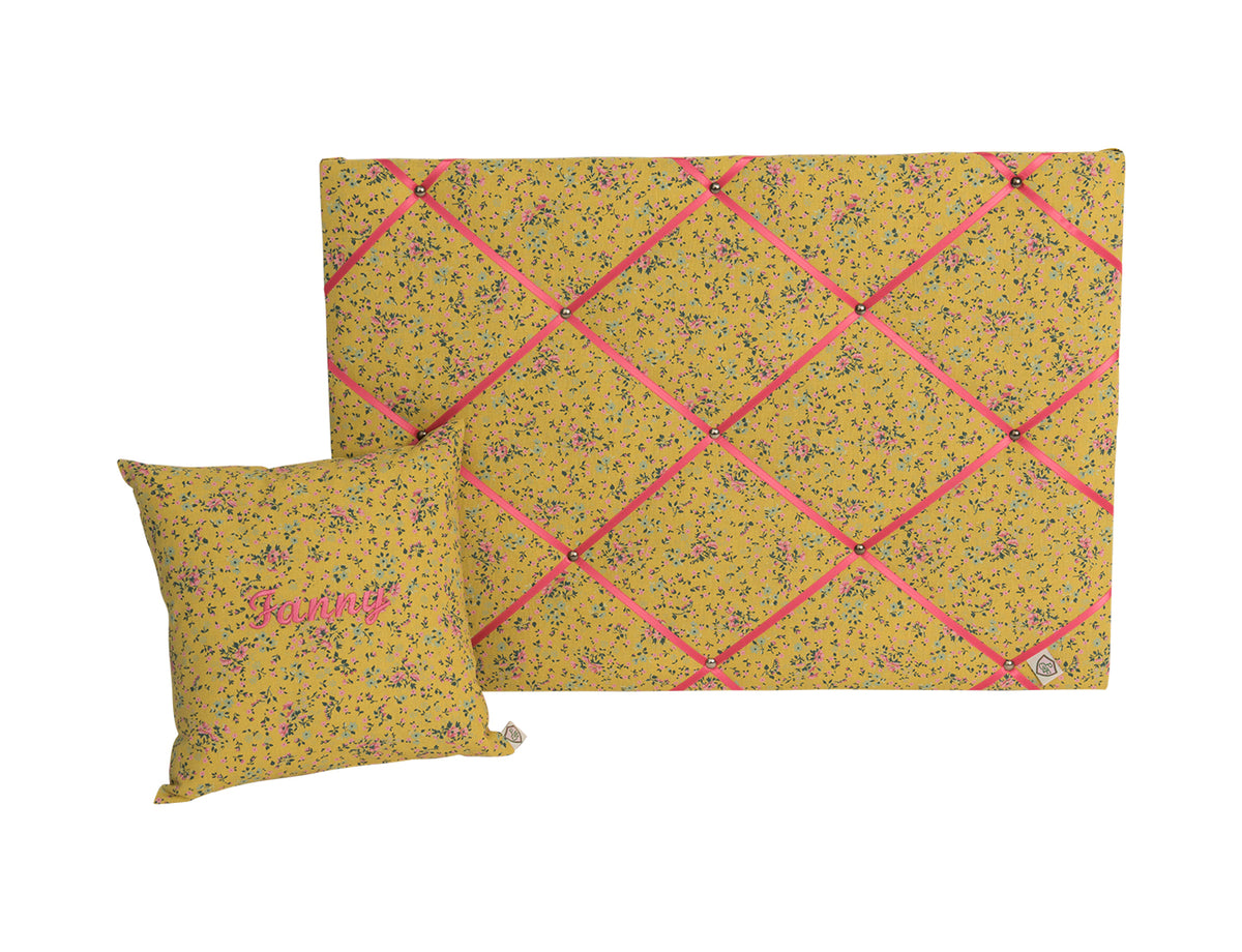 Kissen personalisiert LIBERTY senfgelb – Paula & Ferdinand